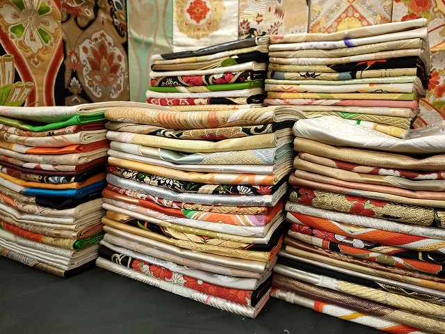 平和屋着物■袋帯 西陣 まとめて100点 鳳凰 向かい鶴 孔雀 人物 蝶 更紗 花柄 宝相華 金銀糸 など 未使用品あり 全て正絹 se3392