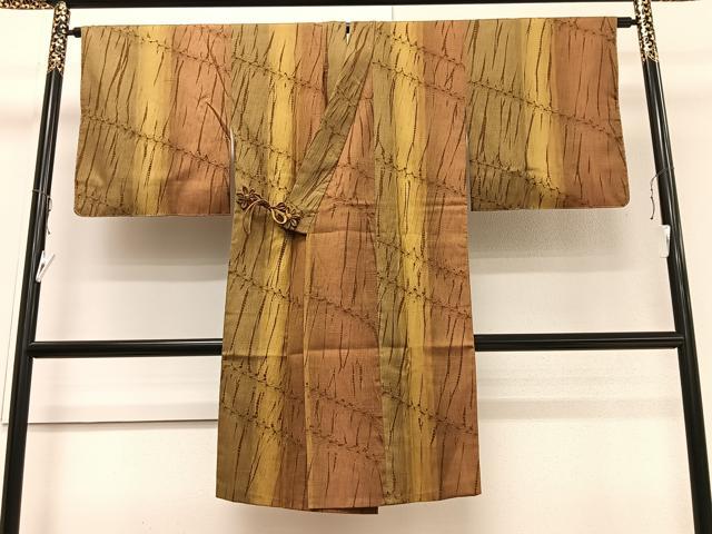 平和屋着物＃道中着　紬地　絞り　杢目文様　暈し染め　ロング丈　正絹　逸品　CAAV5626id