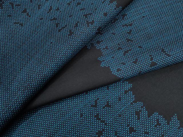 平和屋着物●本場大島紬　9マルキ　草木シルエット　正絹　逸品　CAAU2607yc