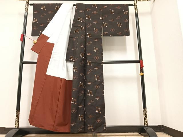 平和屋着物○国指定重要無形文化財 本場久米島紬 手織 琉球