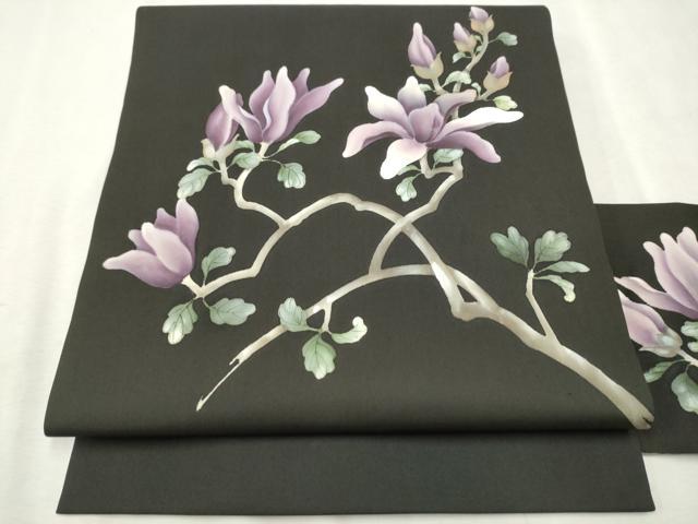 平和屋着物●塩瀬　九寸名古屋帯　手描き　枝花文　黒地　正絹　逸品　CAAV7151hy
