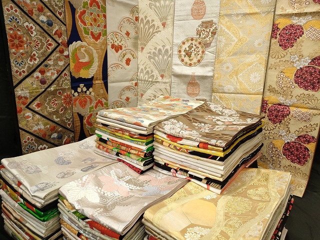 平和屋本店■袋帯 西陣 まとめて100点 鳳凰 鶴 孔雀 蝶 辻が花 花柄 宝相華 服部織物謹製 金銀糸 など 未使用品あり 全て正絹 se3689