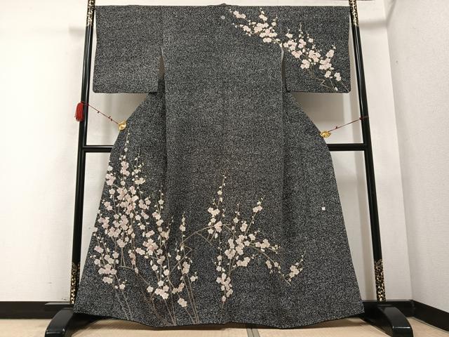 平和屋着物●訪問着　友禅　作家物　枝梅文　たたき染め　黒地　金彩　正絹　逸品　AABB6251ph