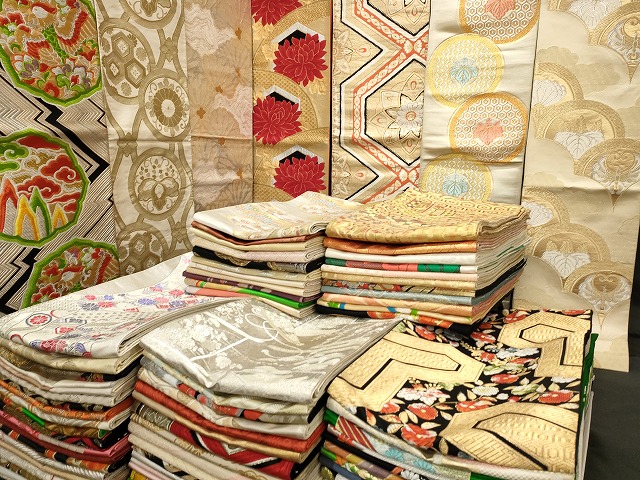 平和屋本店■袋帯 西陣 まとめて100点 鳳凰 鴛鴦 孔雀 向かい蝶 更紗 花柄 宝相華 佐賀錦 金銀糸 など 未使用品あり 全て正絹 se3765