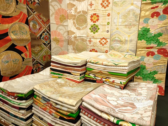 平和屋本店■袋帯 西陣 まとめて100点 向かい鳳凰 鶴 向かい蝶 花柄 宝相華 相良刺繍 金銀糸 など 未使用品あり 全て正絹 se3773