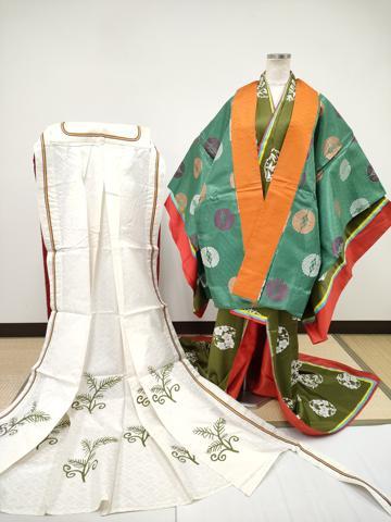 平和屋本店●極上　十二単セット　唐衣・表着・裳 　和装　婚礼　結婚式　神社挙式　唐織　舞蝶丸文　逸品　CYAA4546s6