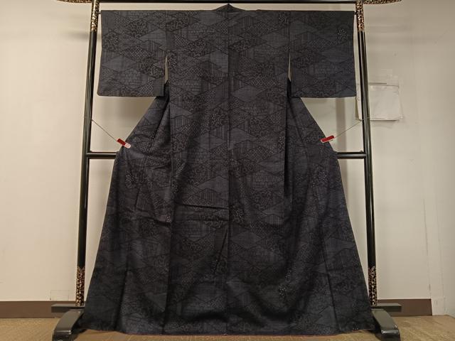 平和屋着物○本場結城紬 重要無形文化財 100亀甲 松皮菱吉祥
