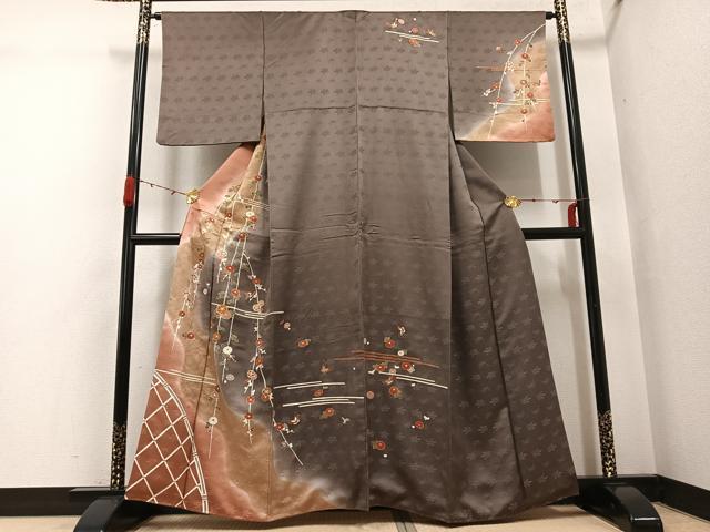 平和屋着物●訪問着　駒刺繍　花蝶文　暈し染め　金彩　正絹　逸品　AABG7341ph
