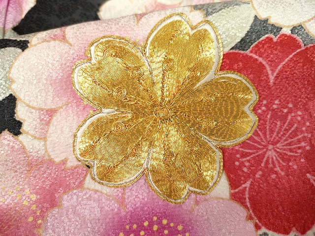 平和屋着物●豪華振袖　駒刺繍　枝垂れ花文　暈し染め　黒地　金彩　正絹　逸品　AABG7960cs_6
