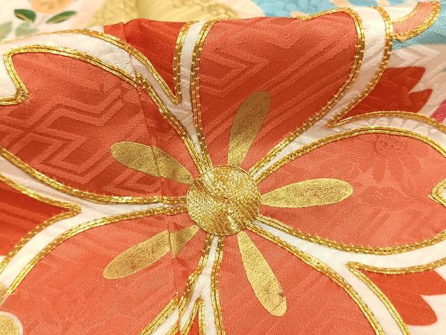 平和屋着物●豪華振袖　駒刺繍　松竹梅　暈し染め　金彩　正絹　逸品　AABH4820fy 平和屋着物○豪華振袖 駒刺繍 松竹梅 暈し染め 金彩 正絹 逸品