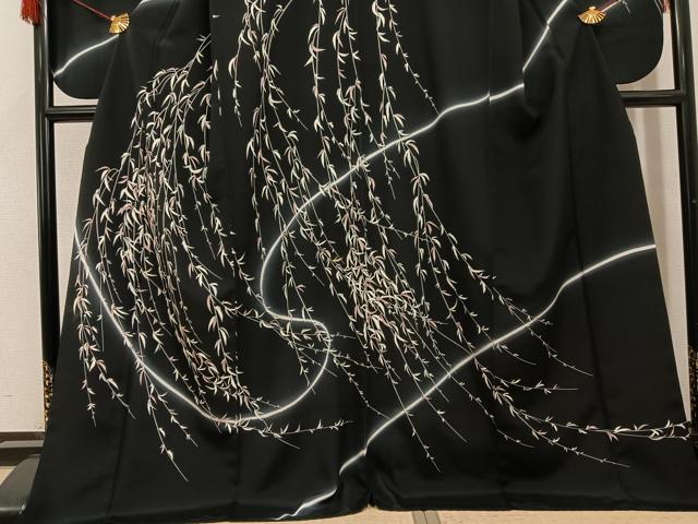 平和屋着物●小振袖　二尺袖　草木文　暈し染め　黒地　正絹　逸品　AABH3870ph_2