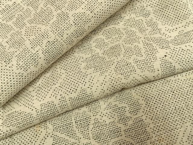 平和屋着物●本場結城紬　重要無形文化財　100亀甲　草花文　正絹　逸品　AABH0913fy