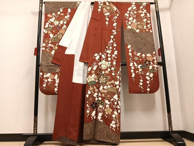 平和屋着物●豪華振袖　駒刺繍　梅松文　金彩　正絹　逸品　AABH6901ph_1