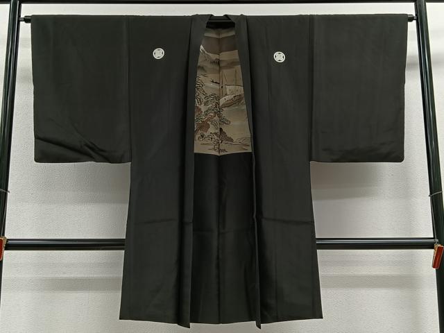平和屋着物∞男性　長羽織　紬地　黒紋付　羽裏：風景文　正絹　逸品　CABE4960ua