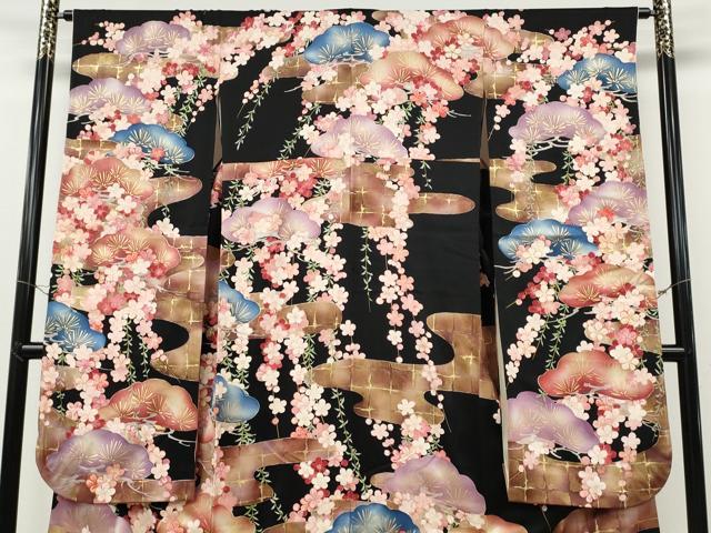 平和屋着物●紫綬褒章　巨匠『岩田専太郎』　振袖　駒刺繍　エ霞草花文　黒地　金彩　正絹　逸品　CABF3471ut_2