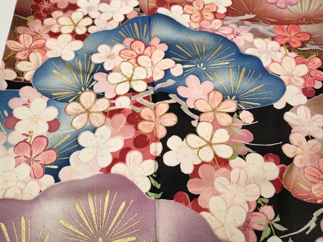 平和屋着物●紫綬褒章　巨匠『岩田専太郎』　振袖　駒刺繍　エ霞草花文　黒地　金彩　正絹　逸品　CABF3471ut_3