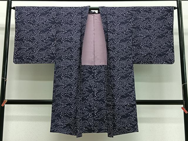 平和屋着物∞長羽織　紬地　型染め　花唐草文　正絹　逸品　未使用　CABG3948ua 31,200円