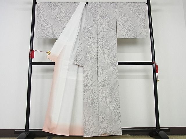 平和屋本店■極上 本場大島紬 白大島 桑原織物伝統工芸作家 二代目 桑原啓之介 花の道 着丈155cm裄丈68cm 未使用3kk1451 平和屋本店□極上 本場大島紬 白大島 桑原織物伝統工芸作家 二代目