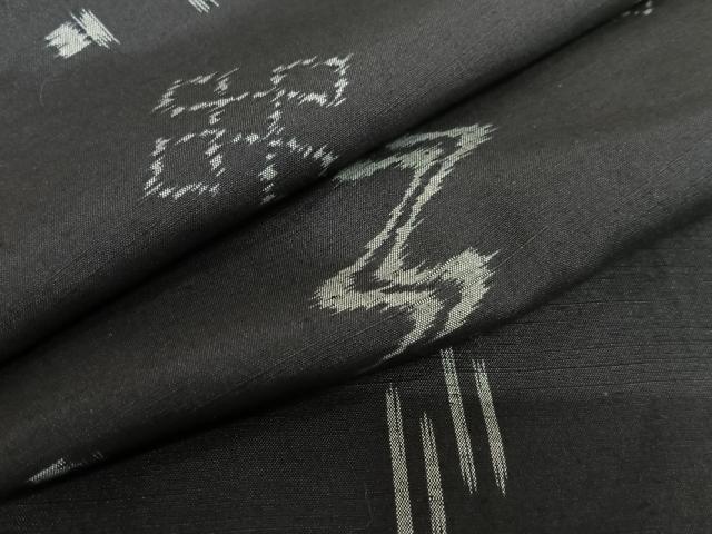 平和屋着物●上質な紬　琉球絣文様　黒地　正絹　逸品　AAAT0575zg