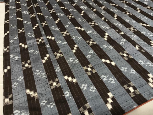 平和屋着物●本場琉球絣　紬　飛鳥文　正絹　逸品　AAAT0578zg 平和屋着物○本場琉球絣 紬 飛鳥文 正絹 逸品 AAAT0578zg