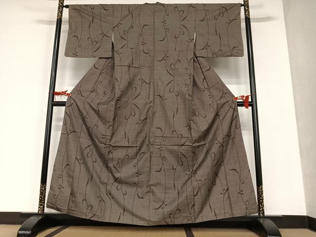 平和屋着物●本場大島紬　7マルキ　唐草文　正絹　逸品　AAAT0628zg 平和屋着物○本場大島紬 7マルキ 唐草文 正絹 逸品 AAAT0628zgの通販は