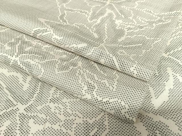 平和屋着物●本場大島紬　白大島　7マルキ　舞花文　正絹　逸品　AAAT0637zg