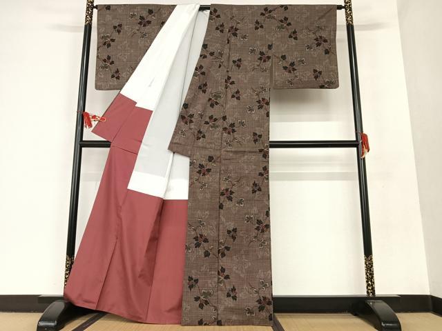 平和屋着物○本場大島紬 7マルキ 泥染め 枝花文 正絹 逸品 CAAS6977yc