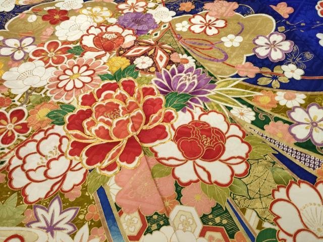 平和屋着物○豪華振袖 駒刺繍 流水雪輪花鞠文 金彩 ロング丈