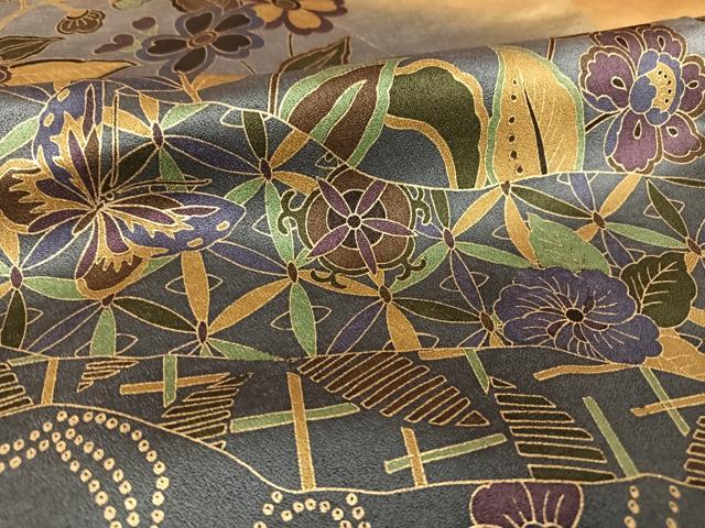 平和屋着物●染色作家　斉藤三才　訪問着　更紗花蝶文　暈し染め　金彩　正絹　逸品　未使用　AAAT3014np 平和屋着物○染色作家 斉藤三才 訪問着 更紗花蝶文 暈し