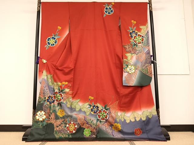 平和屋着物●豪華振袖　花蝶文　暈し染め　金彩　金通し地　正絹　逸品　AAAT3050np