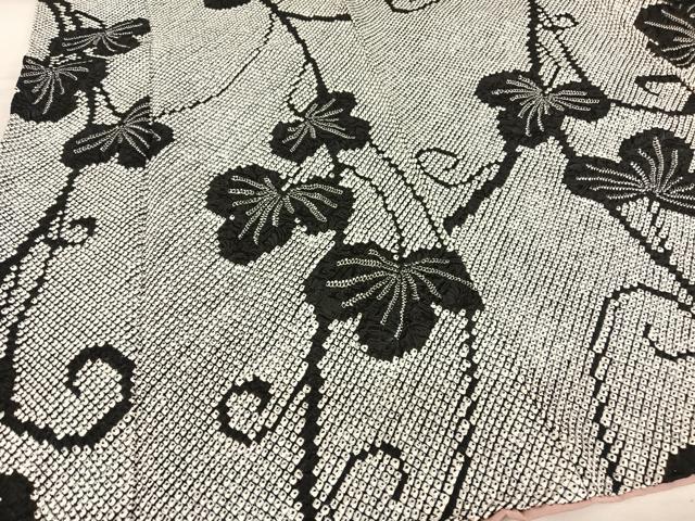 平和屋着物○上質な小紋 総絞り 蔦の葉文 黒地 正絹 逸品