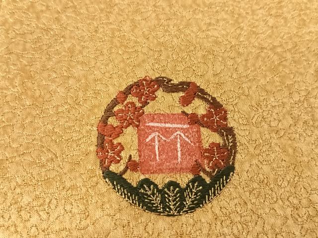 平和屋着物○久保田一竹 幻の辻が花 色無地 草花地紋 芥子色 金通し地