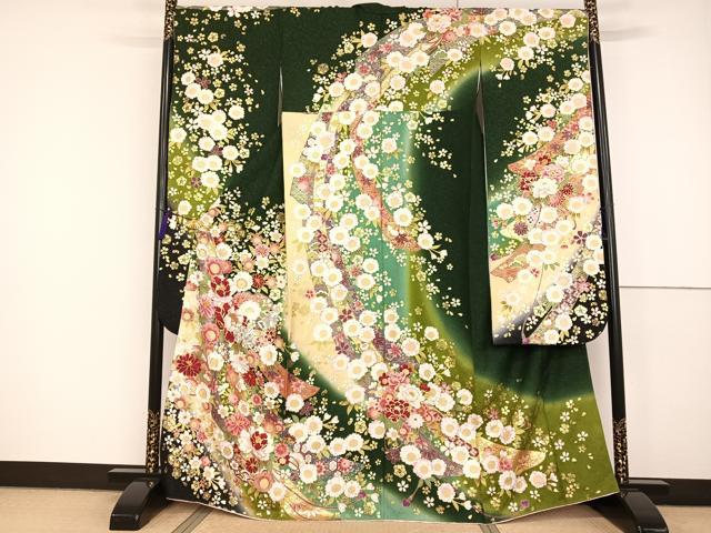 平和屋着物●豪華振袖　駒刺繍　雪輪草花文　暈し染め　金彩　銀通し地　正絹　逸品　AAAT3152np