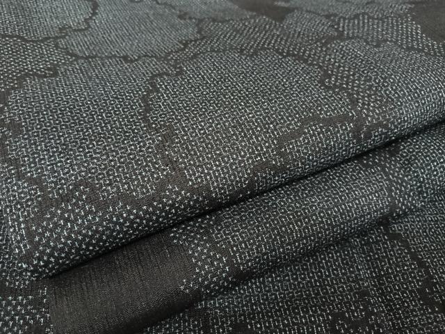 美品！＜重要無形文化財 本場結城紬＞100亀甲 人気の飛び柄雪輪模様