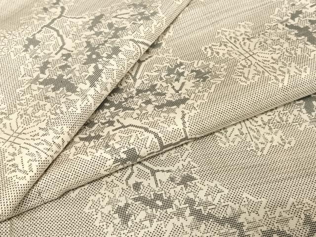 平和屋着物●本場大島紬　白大島　９マルキ　樹林文　正絹　逸品　AAAT9517np