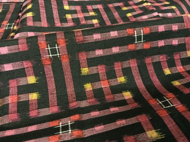 平和屋着物○上質な紬 秋名バラ柄 黒地 正絹 逸品 AAAU0029npの通販は