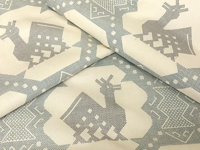 平和屋着物●本場大島紬　白大島　９マルキ　有栖川文様　正絹　逸品　AAAU0098np