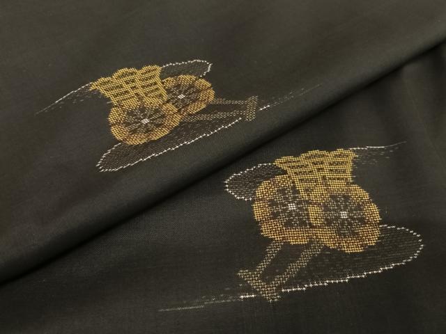 平和屋着物○本場大島紬 純泥染 手織り 地空 9マルキ 花車文