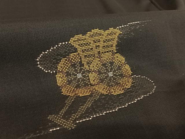 平和屋着物○本場大島紬 純泥染 手織り 地空 9マルキ 花車文