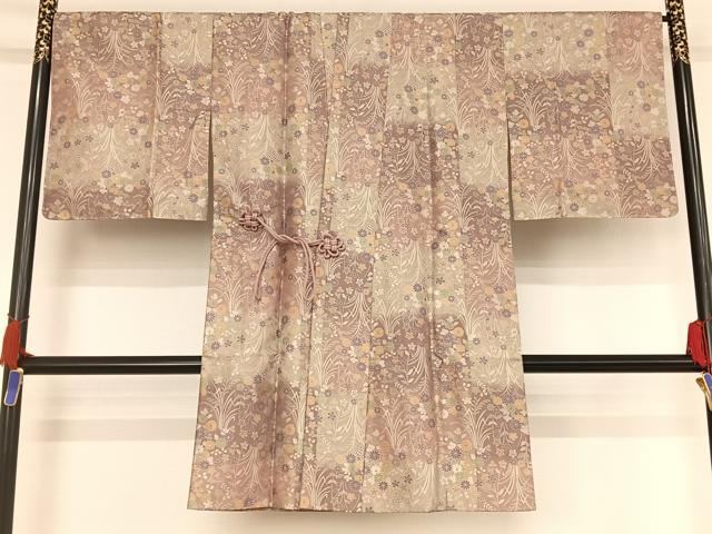 平和屋着物＃道中着 お召地 動物草花文 ロング丈 正絹 逸品 CAAT0496dy