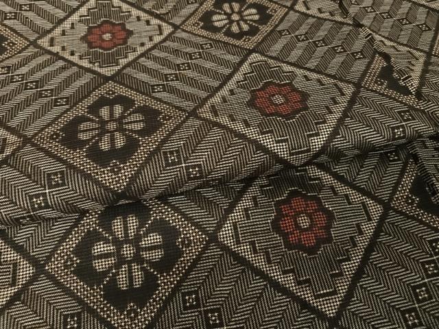 平和屋着物●本場大島紬　龍郷絣　幾何学文様　正絹　逸品　DAAW5296ud 平和屋着物○本場大島紬 龍郷絣 幾何学文様 正絹 逸品 DAAW5296ud