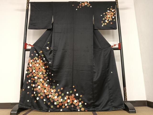 平和屋着物●十日町老舗ブランド　吉澤友禅　吾妻徳穂　訪問着　駒刺繍　破れ色紙吉祥花文　黒地　金彩　正絹　逸品　未使用　AAAU8023zg