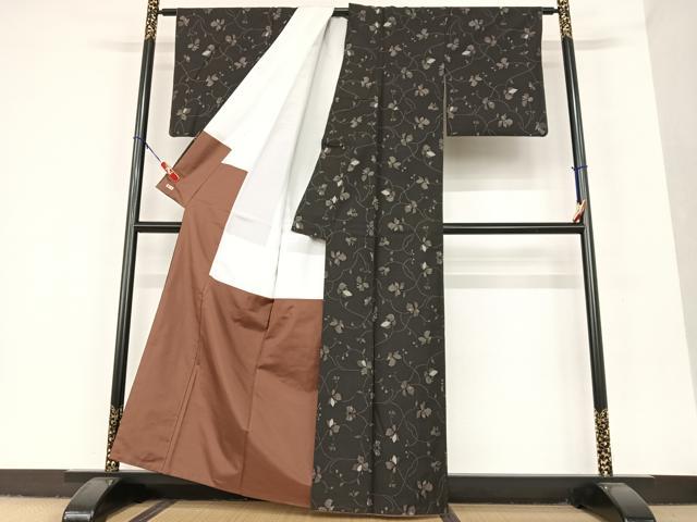 平和屋着物○本場大島紬 9マルキ 花唐草文 三越扱い 正絹 逸品 CAAV6449vf