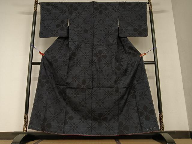 平和屋着物○本場結城紬 重要無形文化財 80亀甲 舞花文 正絹 逸品