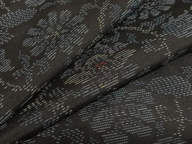 平和屋着物●本場大島紬　花唐草文　黒地　やまと誂製　正絹　逸品　AAAU8262zg