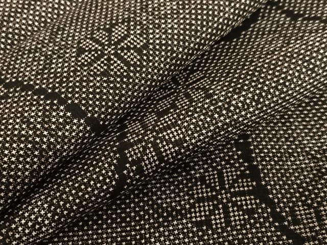 平和屋着物●本場大島紬　泥染め　7マルキ　花唐草文　正絹　逸品　未使用　AAAU8316zg