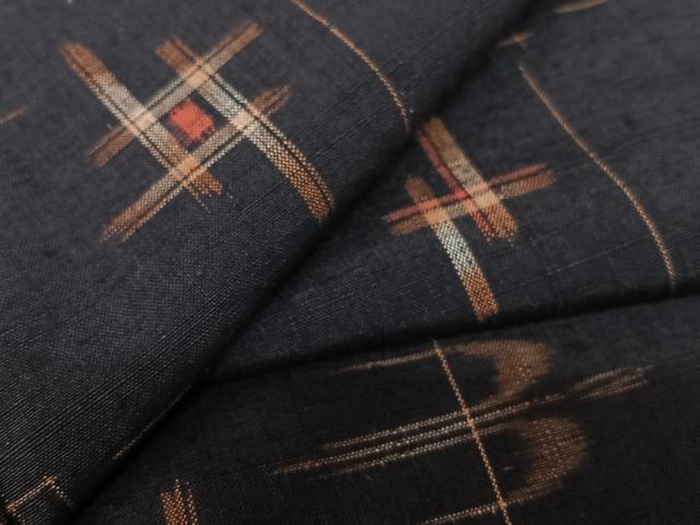 平和屋着物●国指定重要無形文化財　本場久米島紬　手織　飛鳥文　正絹　逸品　AAAU8385zg
