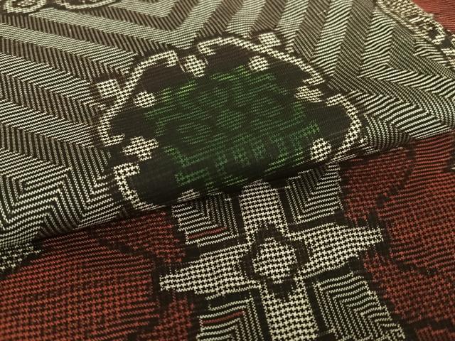 平和屋着物○本場大島紬 龍郷絣 舞花文 正絹 逸品 AAAU8401zg