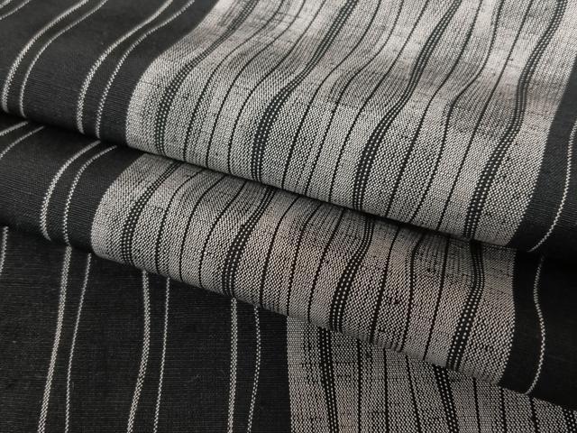 平和屋着物●上質な紬　立涌文　黒地　正絹　逸品　AAAU8422zg