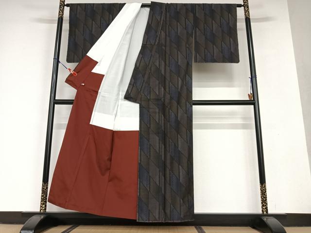 平和屋着物○本場大島紬 9マルキ 斜縞 黒地 さが美扱い 正絹 逸品